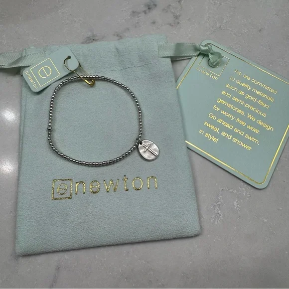 ENewton Silver Cross Pendant Bracelet - Picture 3 of 8